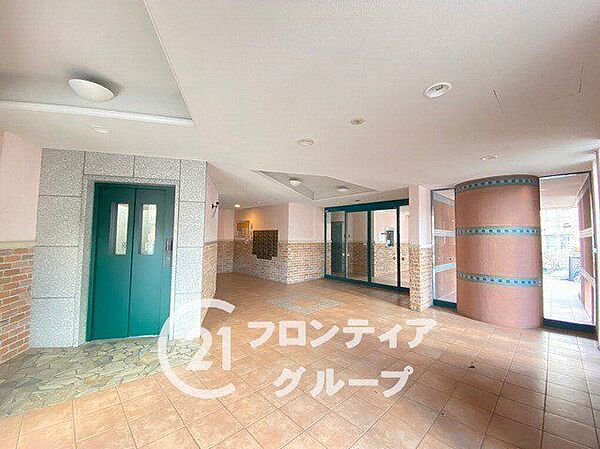 写真だけではわからない採光・広さ・周辺環境の実感は、実際に足を運んでみることが一番です。ご見学はいつでもご予約いただけます