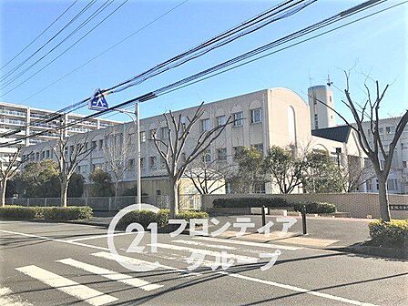 神戸市立星陵台中学校 徒歩17分。 1310m