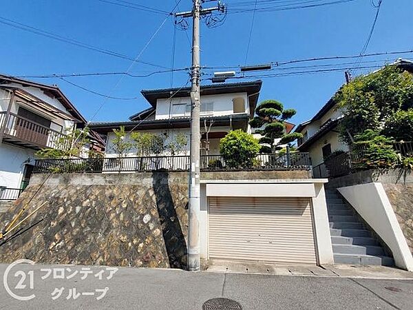 風格ある外観は、住む人のステータスを感じさせる重厚なデザインです。安心感を与える堅牢な造りです。