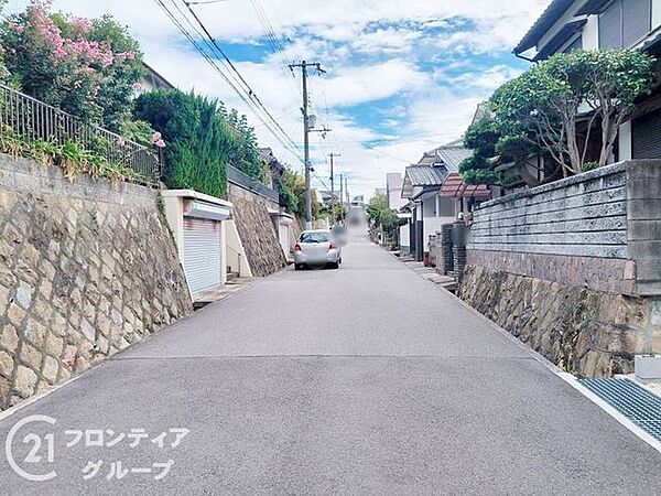 住まい選びは、価格や立地だけでなく、将来の暮らし方まで含めて考えることが大切です。今の段階で気になっていることを、まずスタッフに話してみてください