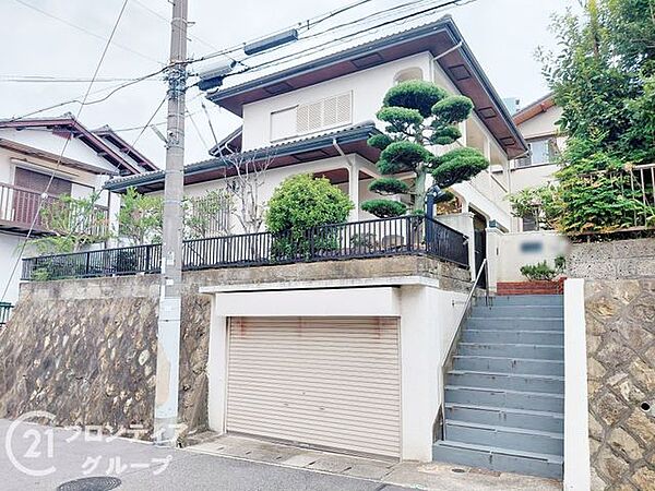 写真だけではわからない採光・広さ・周辺環境の実感は、実際に足を運んでみることが一番です。ご見学はいつでもご予約いただけます