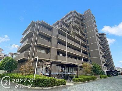 外観:洗練されたデザインのモダンな外観は、周辺環境と調和しつつ、このレジデンスの存在感を際立たせます 外観:洗練されたデザインのモダンな外観は、周辺環境と調和しつつ、このレジデンスの存在感を際立たせます