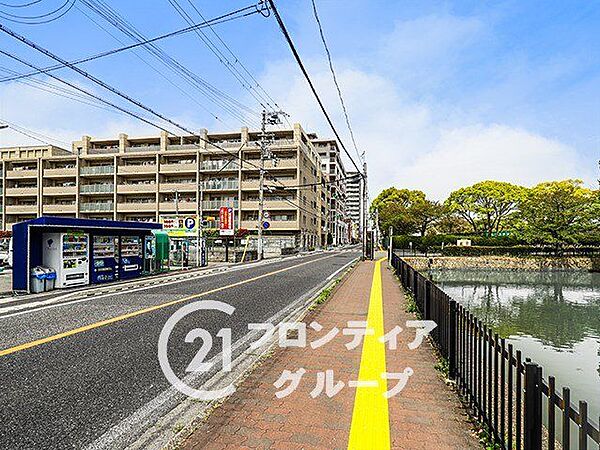 写真だけではわからない採光・広さ・周辺環境の実感は、実際に足を運んでみることが一番です。ご見学はいつでもご予約いただけます