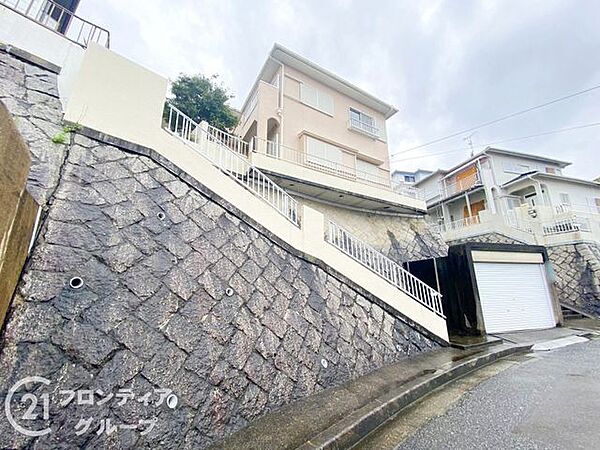 住まい選びは、価格や立地だけでなく、将来の暮らし方まで含めて考えることが大切です。今の段階で気になっていることを、まずスタッフに話してみてください