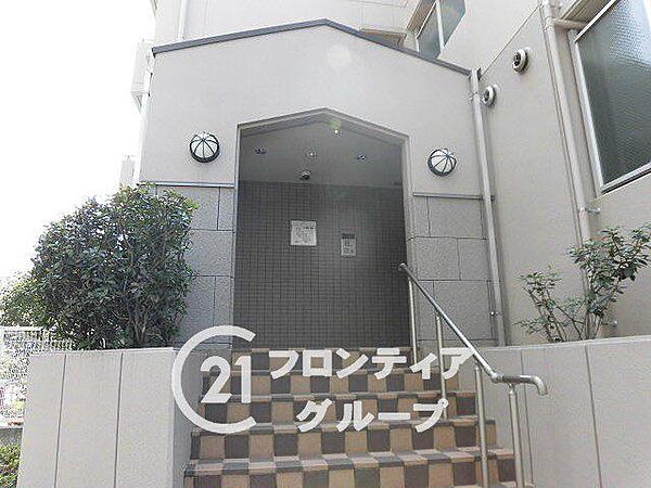 住まい選びは、価格や立地だけでなく、将来の暮らし方まで含めて考えることが大切です。今の段階で気になっていることを、まずスタッフに話してみてください