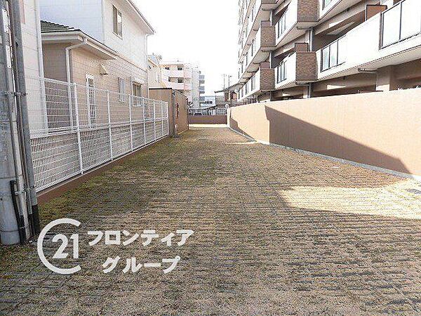 エリアの特性や周辺環境についての情報提供も行っています。物件だけでなく、地域の暮らしやすさも含めてご確認いただけます