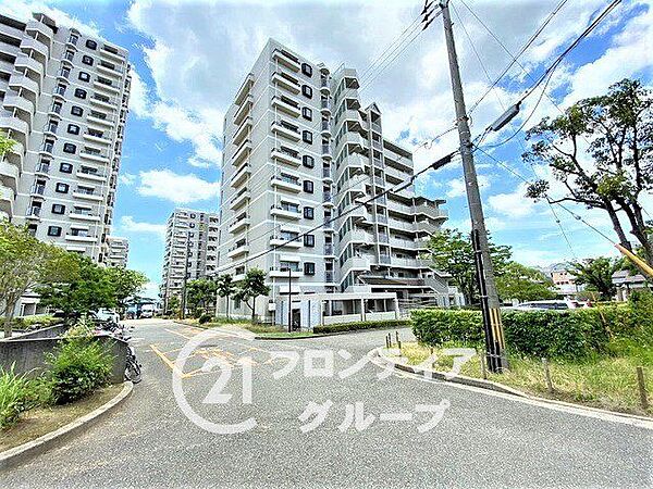 写真だけではわからない採光・広さ・周辺環境の実感は、実際に足を運んでみることが一番です。ご見学はいつでもご予約いただけます