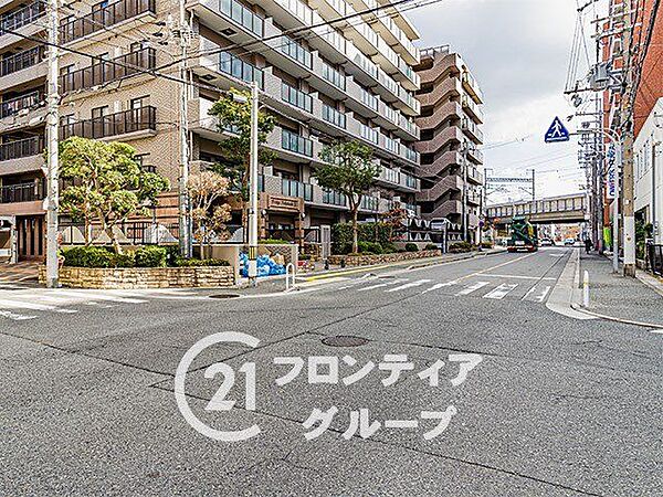写真だけではわからない採光・広さ・周辺環境の実感は、実際に足を運んでみることが一番です。ご見学はいつでもご予約いただけます