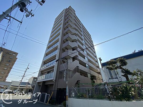 住まい選びは、価格や立地だけでなく、将来の暮らし方まで含めて考えることが大切です。今の段階で気になっていることを、まずスタッフに話してみてください