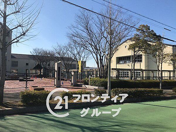 神戸市立東町小学校 徒歩11分。 840m