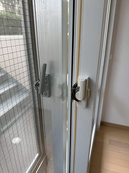 結露防止、防音対策に適した二重サッシ採用♪