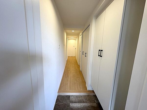 室内は新規内装リフォーム済♪高級感ある明るいお部屋に生まれ変わりました♪