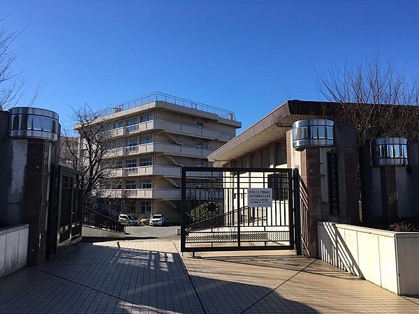 さいたま市立三室中学校・・約800ｍ