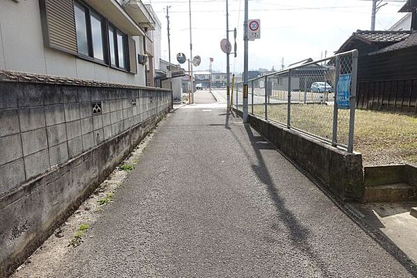 前面道路含む現地写真