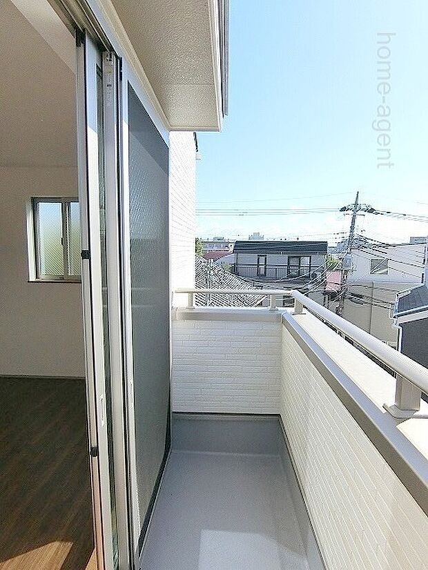 3階バルコニー。2階にもバルコニーございます。