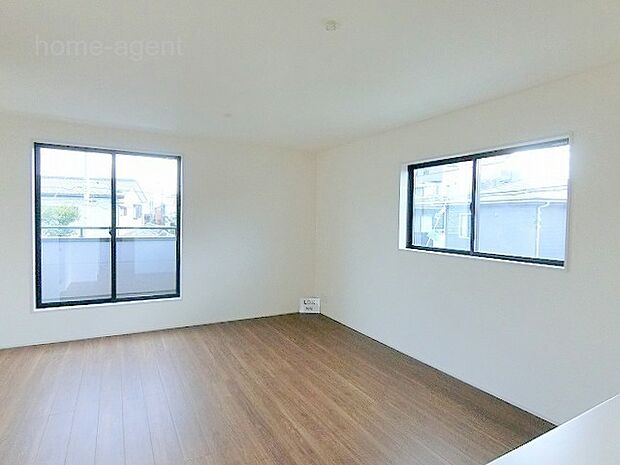 16帖LDK。南西向きで日当り良好