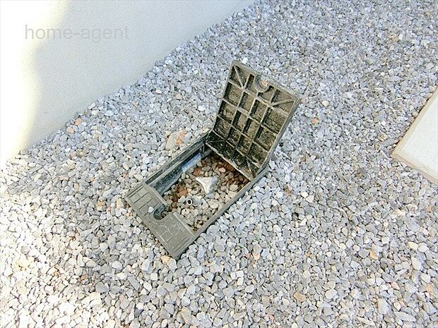 洗車に便利な外水道ございます。