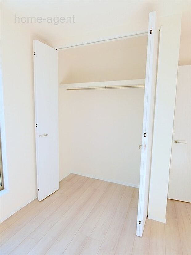 全居室に収納スペースございます。