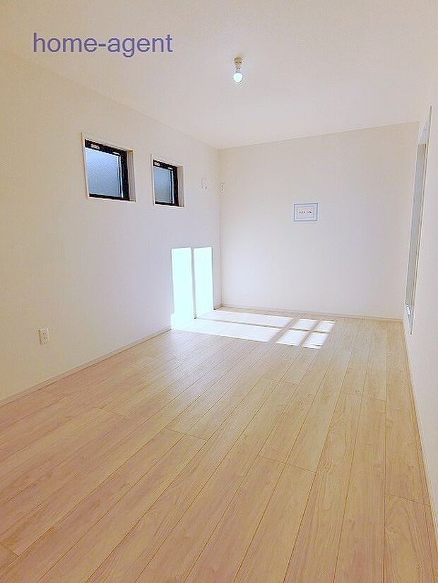 2階に4部屋で使い勝手が良いですね。