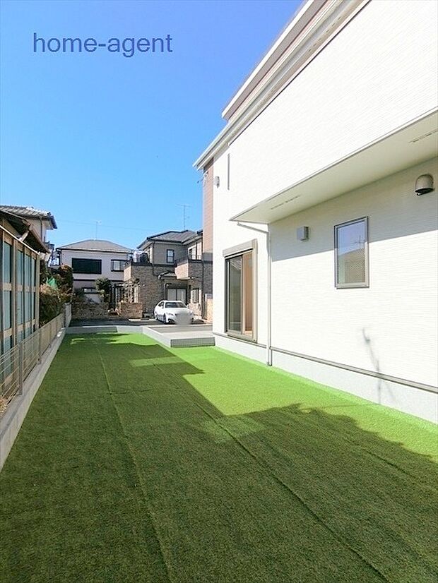 広々とした庭があり休日にはBBQも楽しめます!