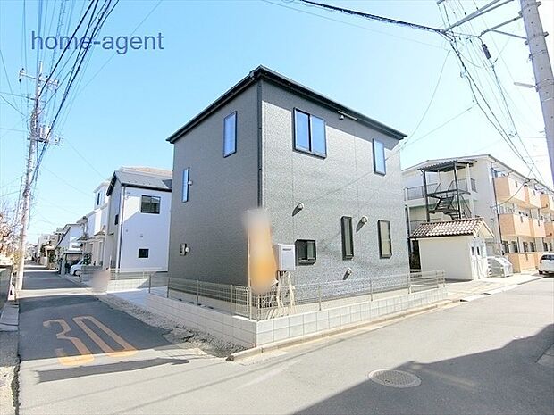 前面4m道路になります。