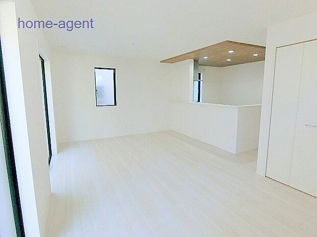 17.3帖LDK。ワイドリビング仕様で使い勝手が良いですね。