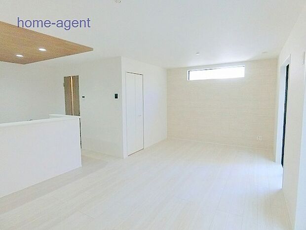 17.3帖LDK。ワイドリビング仕様で使い勝手が良いですね。