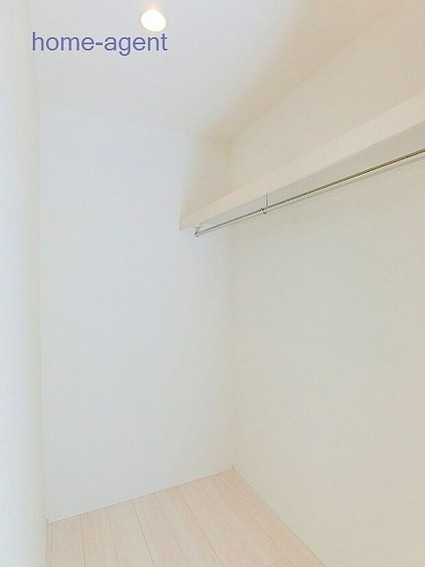 ウォークインクローゼット2か所ございます。