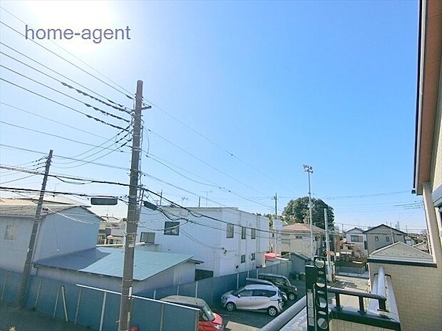 南側に遮る建物が無く日当り眺望良好です。