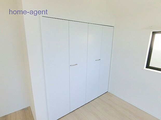 全居室に収納スペースございます。