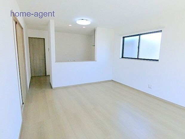 15帖LDK。南東向きで日当り良好です。