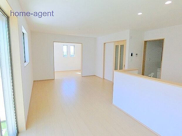 16帖LDKで広々スペース。南東向きで日当り良好です。