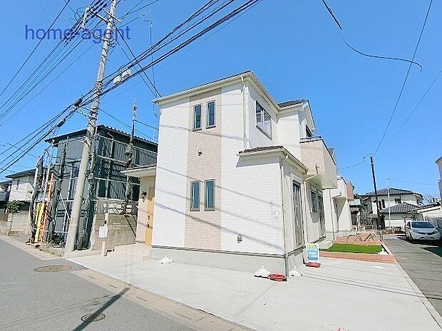 始発バス亭まで歩3分、大宮駅までバス20分で利用可能です。