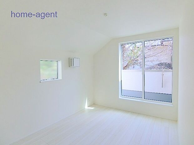 全室5帖以上。2階に4部屋で使い勝手が良いですね。