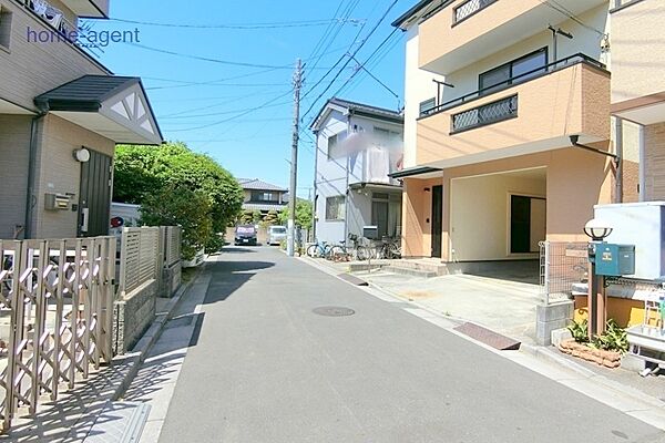 前面4.2m道路になります。
