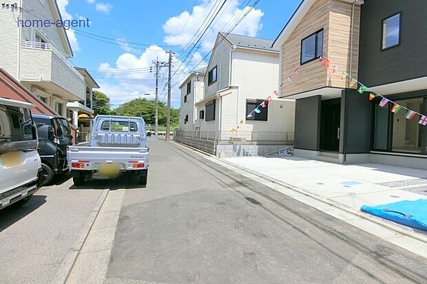 前面道路4m。