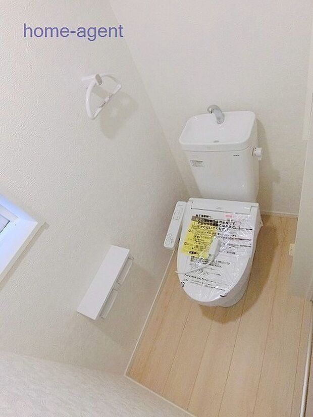 温水洗浄トイレ2箇所ございます。