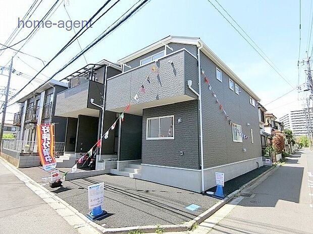 令和8年築の新築戸建てです。教育施設徒歩圏内で子育て世代にもお勧めです。