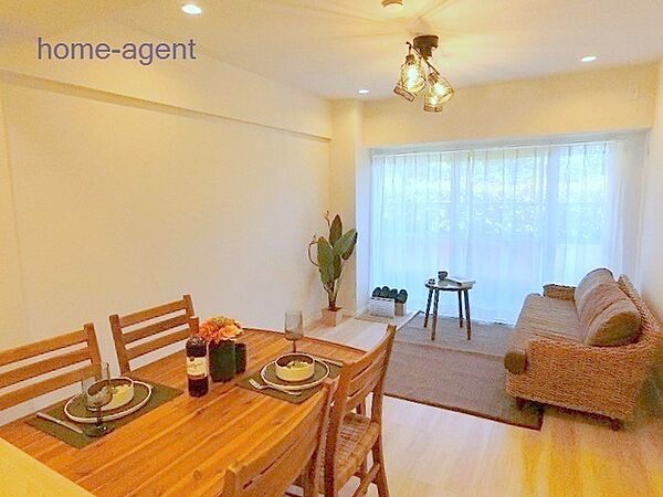 13.7帖LDK。内装リフォーム済みで綺麗なお部屋です。