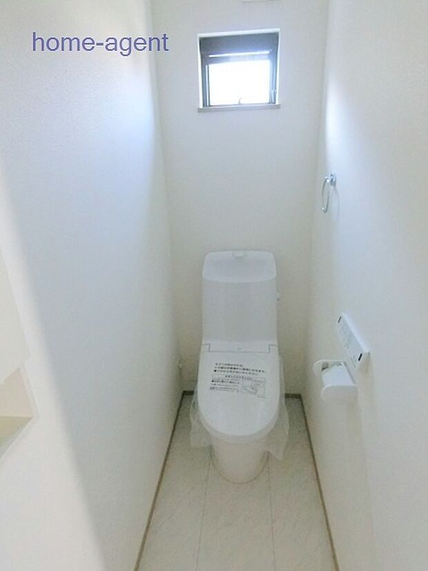 温水洗浄便座2箇所完備。
