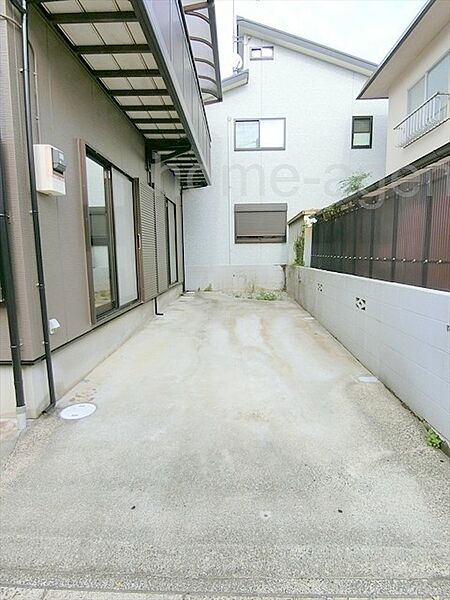 カースペース1台分ございます。