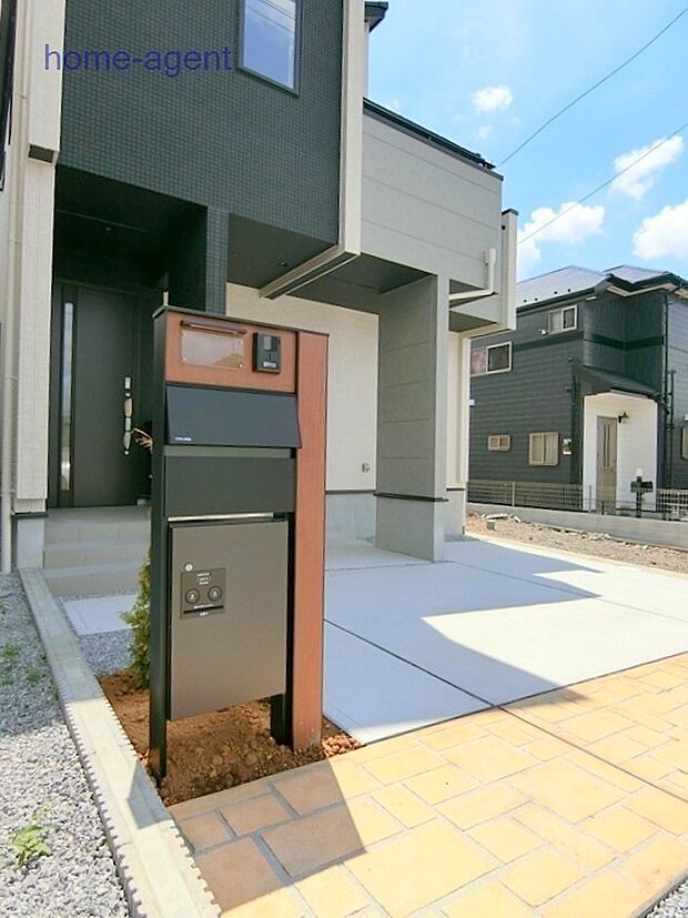 宅配ポスト設置済みで荷物の受け取りラクラクですね。