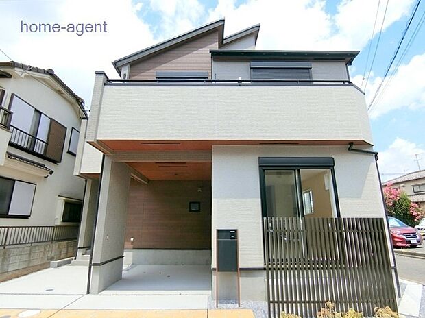 閑静な住宅街に位置しております。近隣には三室中央公園(ヌゥパーク)があり子育て便利です。