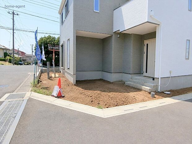 カースペース2台分ございます。（車種による）