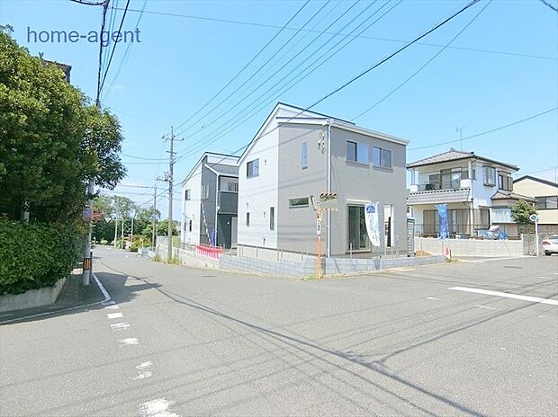 南西側8ｍ公道になっております。