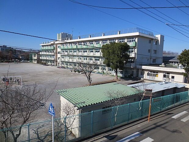 三室小学校