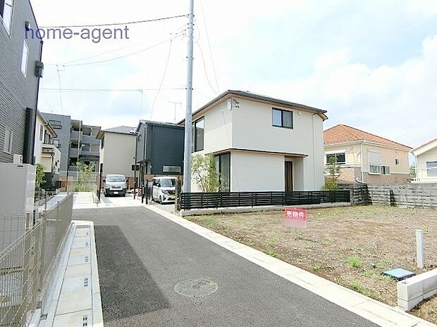 前面道路4m。