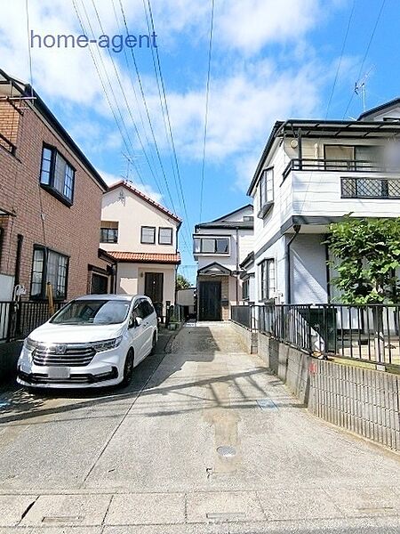 縦列2台（車種による）。
