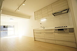 宝マリーンハイツ〜令和7年1月フルリノベ完成×ペット可〜 3LDKのリビング/ダイニング