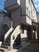 山下駅より徒歩5分 築22年7ヶ月 3階建の賃貸物件